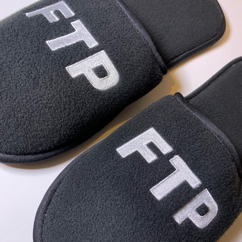 ❌SOLD❌ FTP Black logo house Slippers - Picture 2 of 7